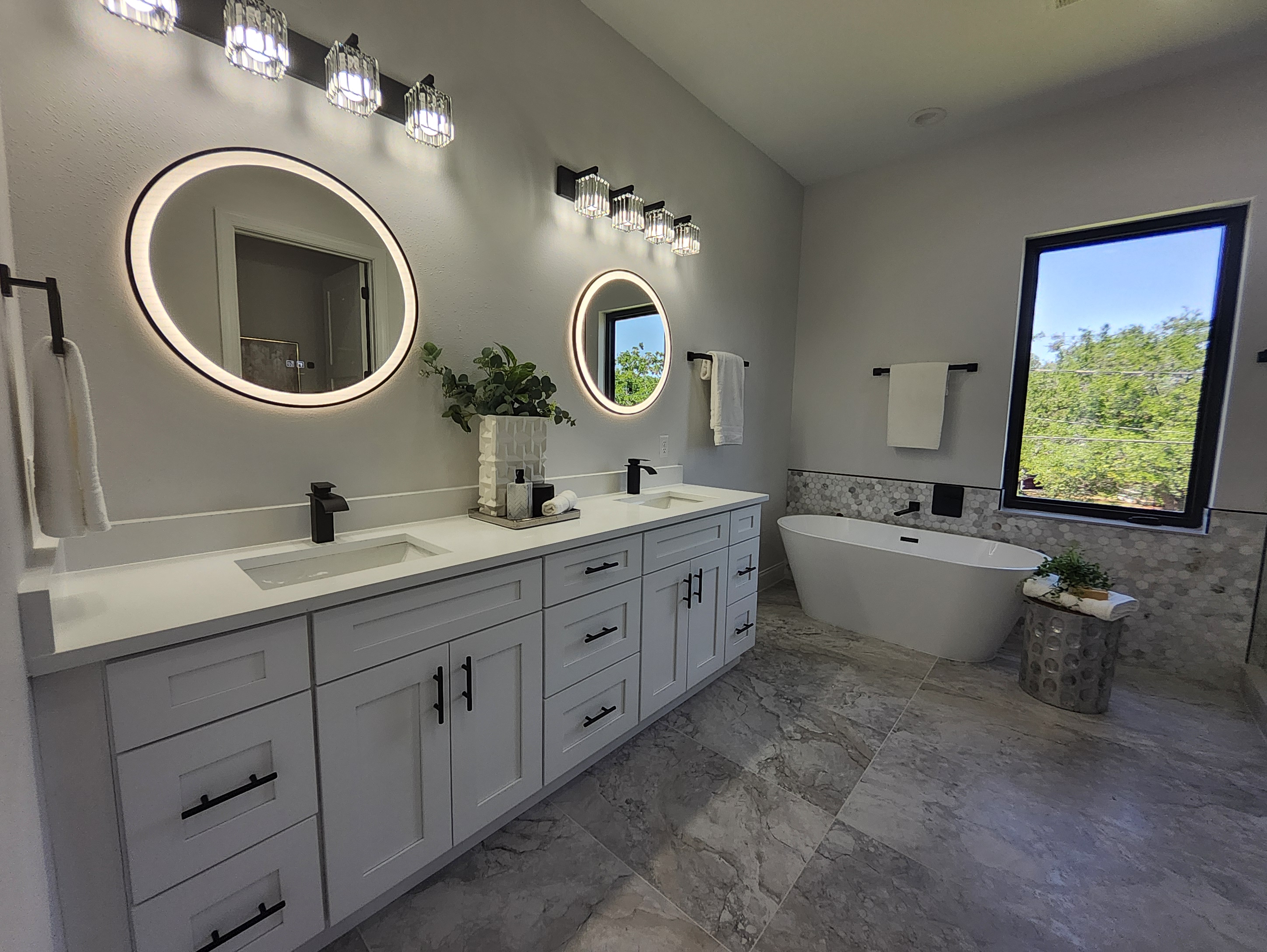 Tampa Luxury, Lois Interior View 8